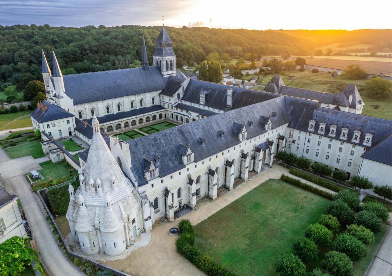 Les Logis Du Forgeron, Gites De Groupe Entre Loire & Vignes Saint-Jean-des-Mauvrets Exterior foto